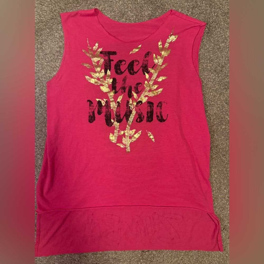 Feel the Music tank top with slits in the back